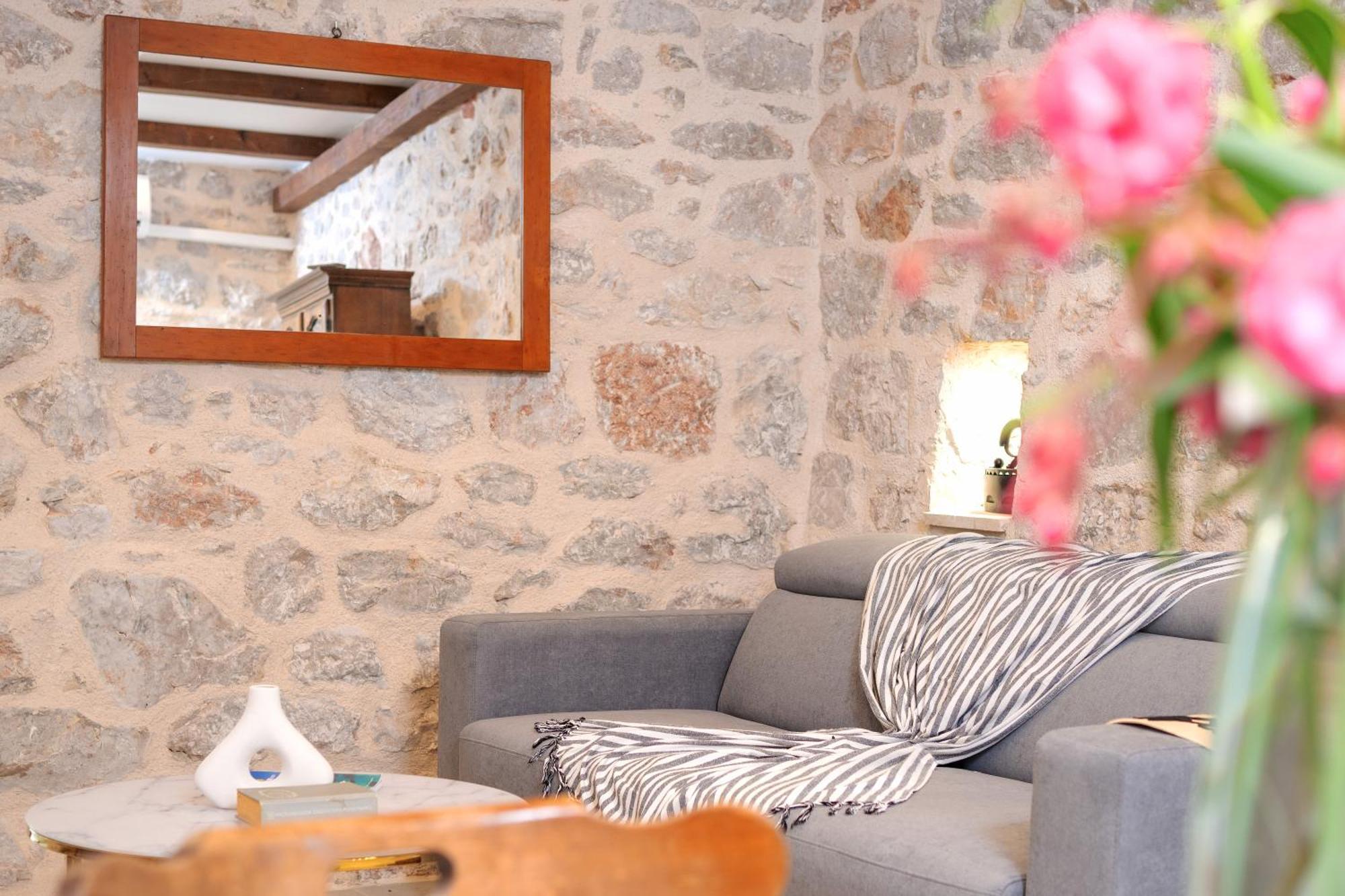 Holiday Home Skala With Hot Tub & Kala With Terrace Pitve エクステリア 写真